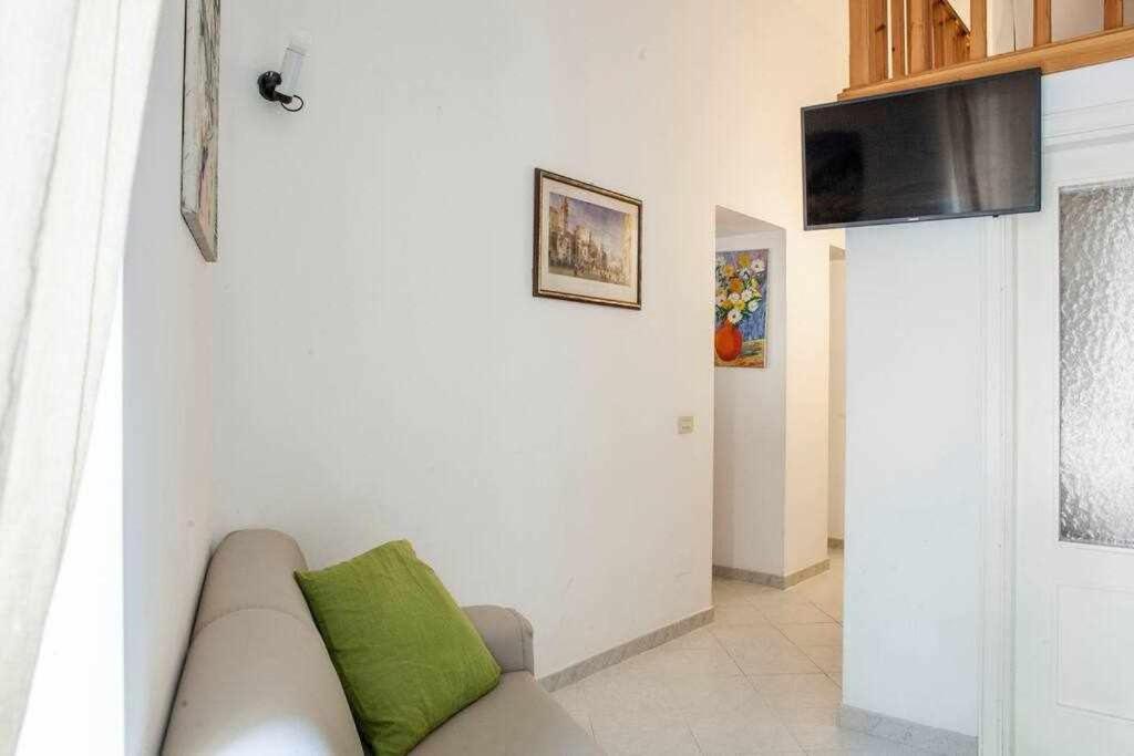 Donna Sara Appartamento In Corte Amalfitana Luaran gambar